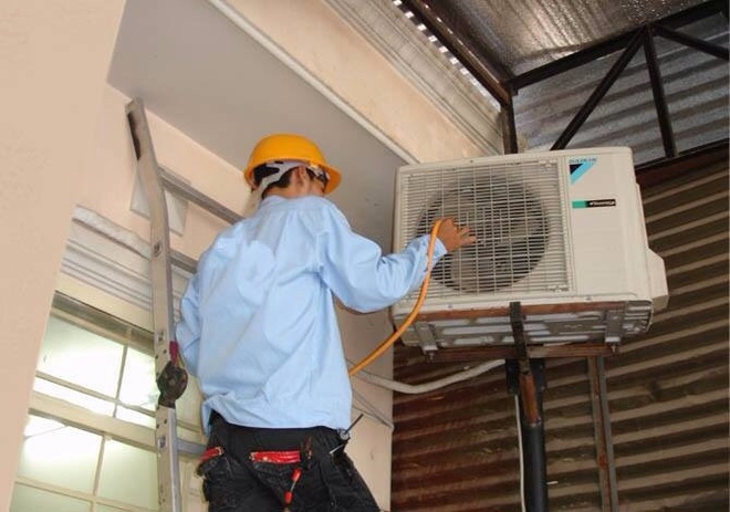 Thợ thanh lý máy lạnh ở Miền Tây