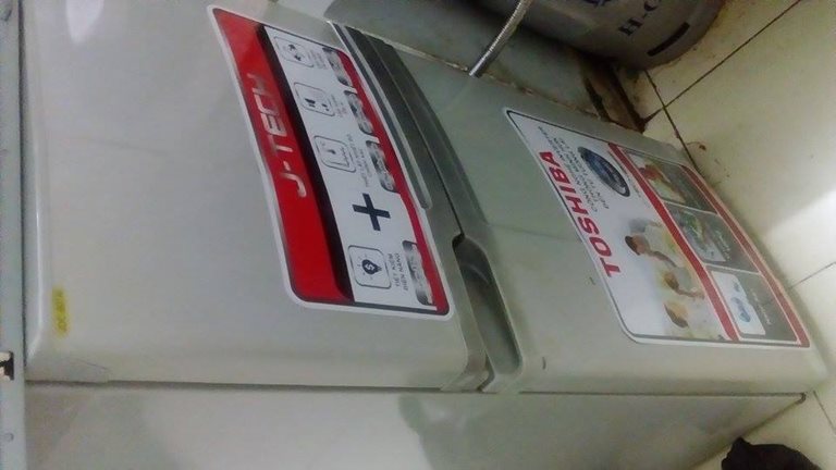 Tủ lạnh cũ Toshiba  130 lít